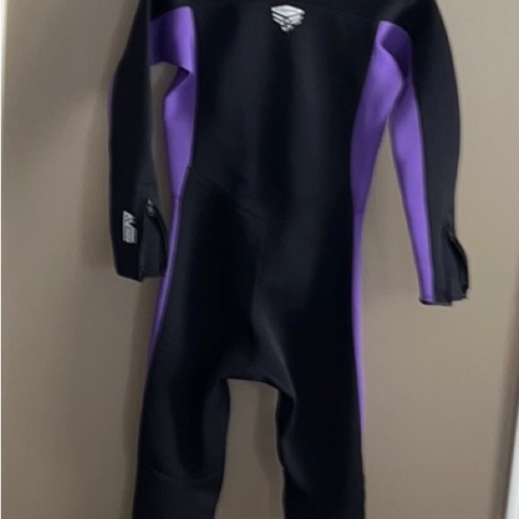 Women's Men's Wetsuit 3mm
Neoprene Front Zip Fulllength - Picture 4 of 10